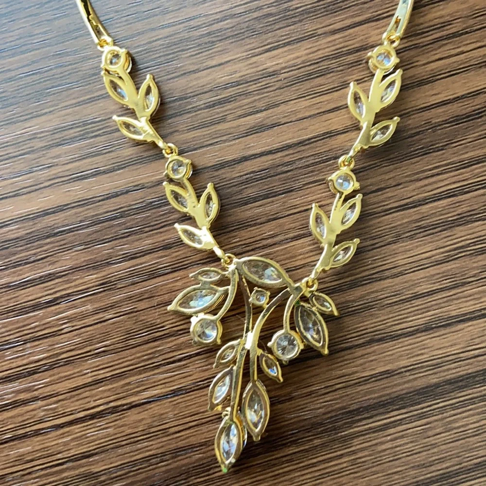 Gold Link Necklace with Clear Gems_5